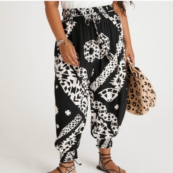 Anthropologie Aniya Balloon Joggers Black Motif Printed Pants Small - Picture 1 of 9